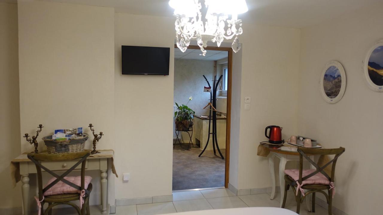 Le Jardin Des Secrets Bed & Breakfast La Voivre  Luaran gambar